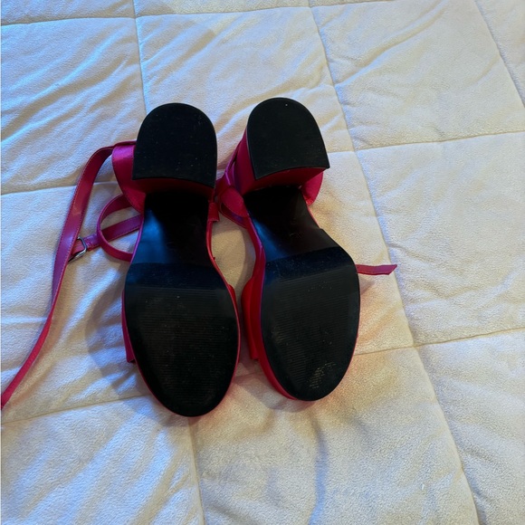 Strappy Platform Heel (WW) - Picture 11 of 11